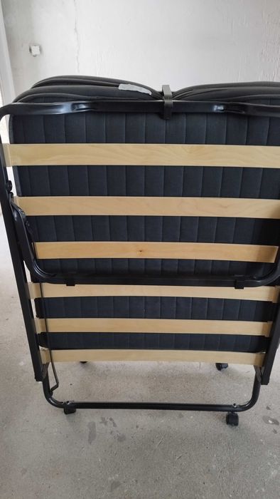 Cama dobrável, hospedes.