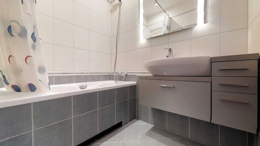 Świeżo odnowiony Pokój współlokatorski -11 m2 w czystym mieszkaniu, cicha lokalizacja.