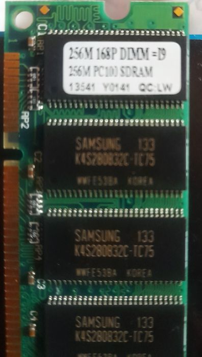 Memória 256mb 168p Pc100 Cl2 18c 16x8 Ecc Sdram Dimm 19