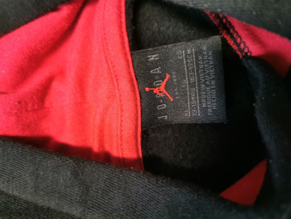 Bluza Jordan z kapturem czarno biało czerwona