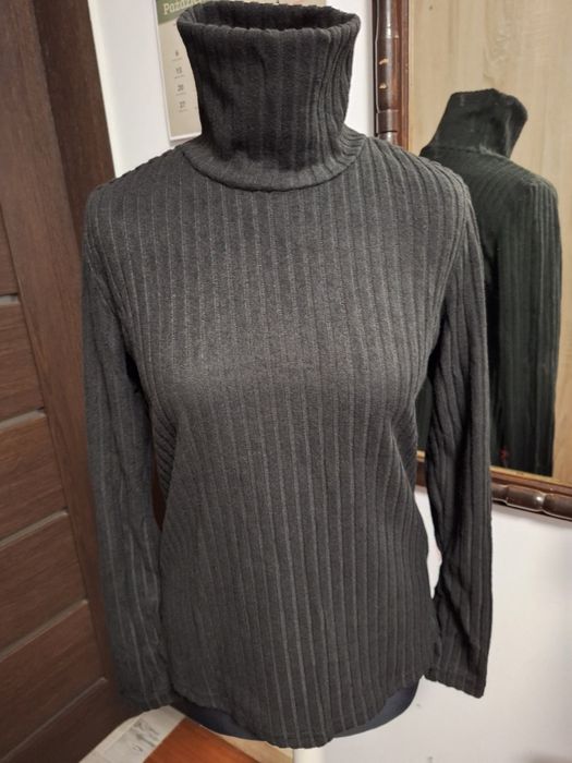 Damski czarny  golf L.