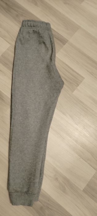 Komplet dresowy rozmiar 140