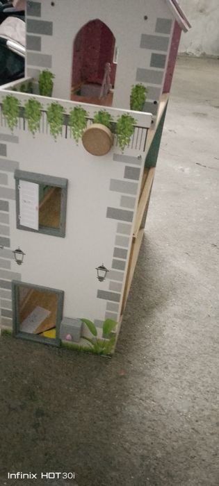 Casa de bonecas  madeira