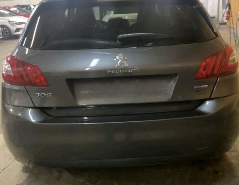 Porta mala 308 sedan em bom estado