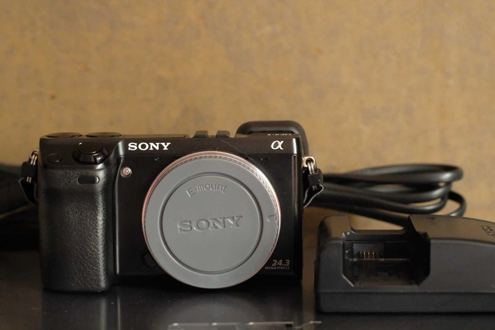 4850 кадрів Беззеркальний Sony Alpha Nex-7 ФЛАГМАН + SONY PZ 16-50 OSS