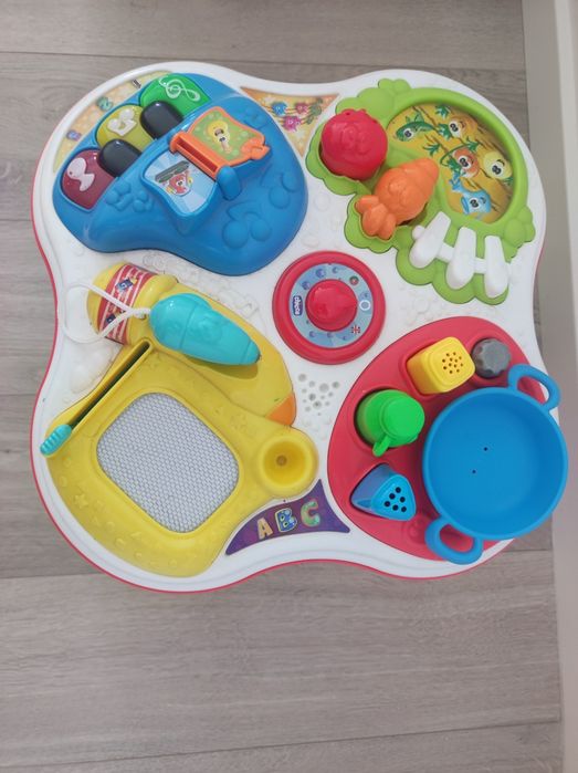 Mesa de actividades Chicco