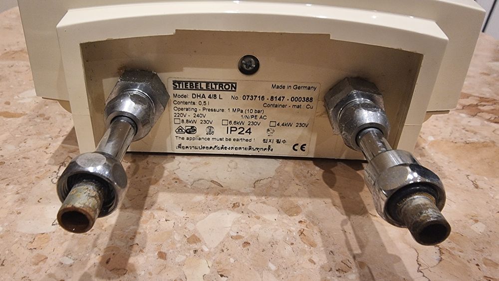 Проточний німецький водонагрівач Stiebel Eltron DHA 4/8