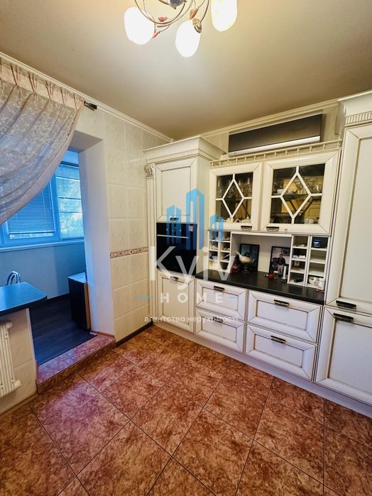 Продаж квартири з ремонтом та меблями/ 3 кімнатна/ Позняки/ Київ