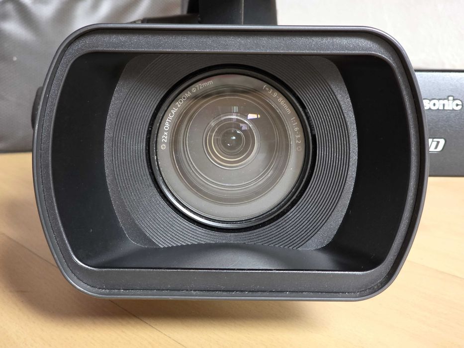 Camera Panasonic Profissional P2HD com mala, tripé, baterias e cartões