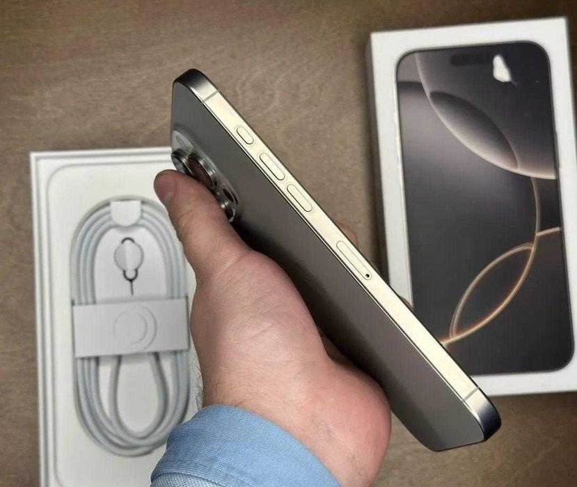 iPhone 16 Pro Max, 512 ГБ, SIM + eSIM