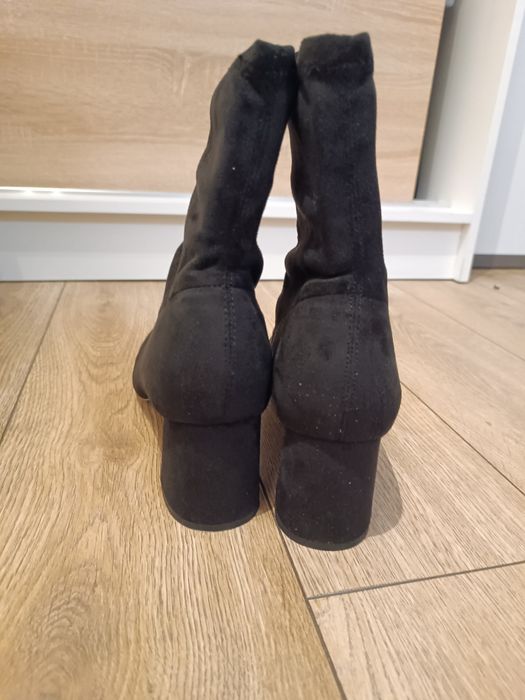 Czarne botki na obcasie rozmiar 45