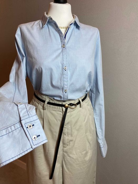 Jasna błękitna koszula damska taliowana 100% bawełna Capsule wardrobe