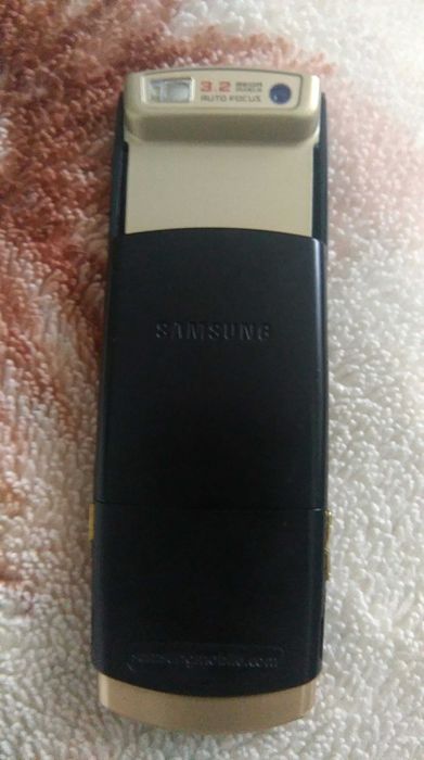 Samsung u 600 czarnozloty