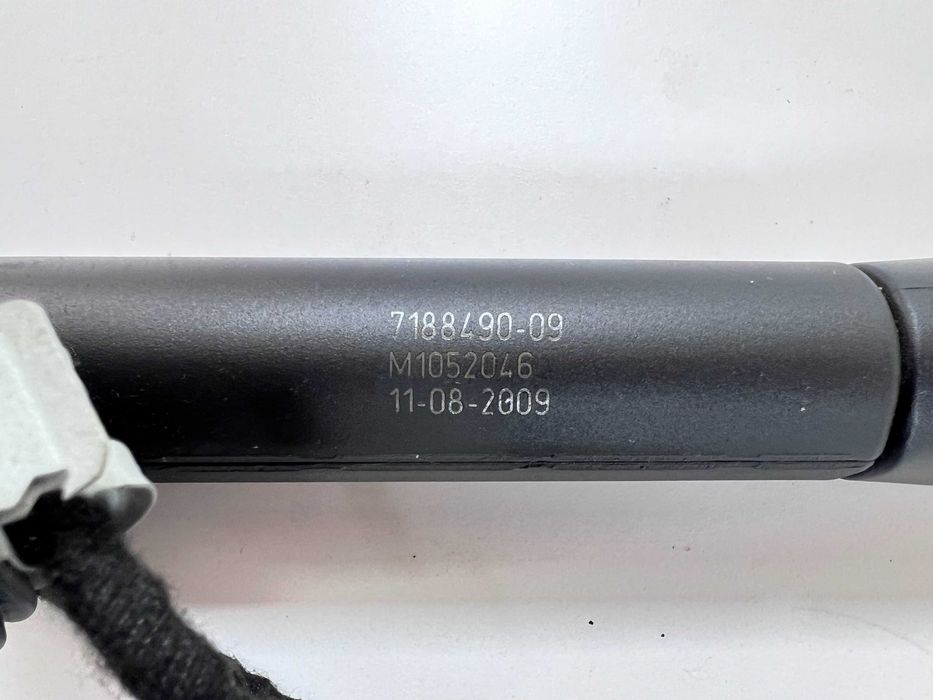 Электро амортизаторы багажника BMW X6 E71 электропривод БМВ Х6 Е71