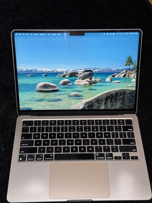 MacBook Air M2 24GB RAM 2TB SSD z 2022 roku