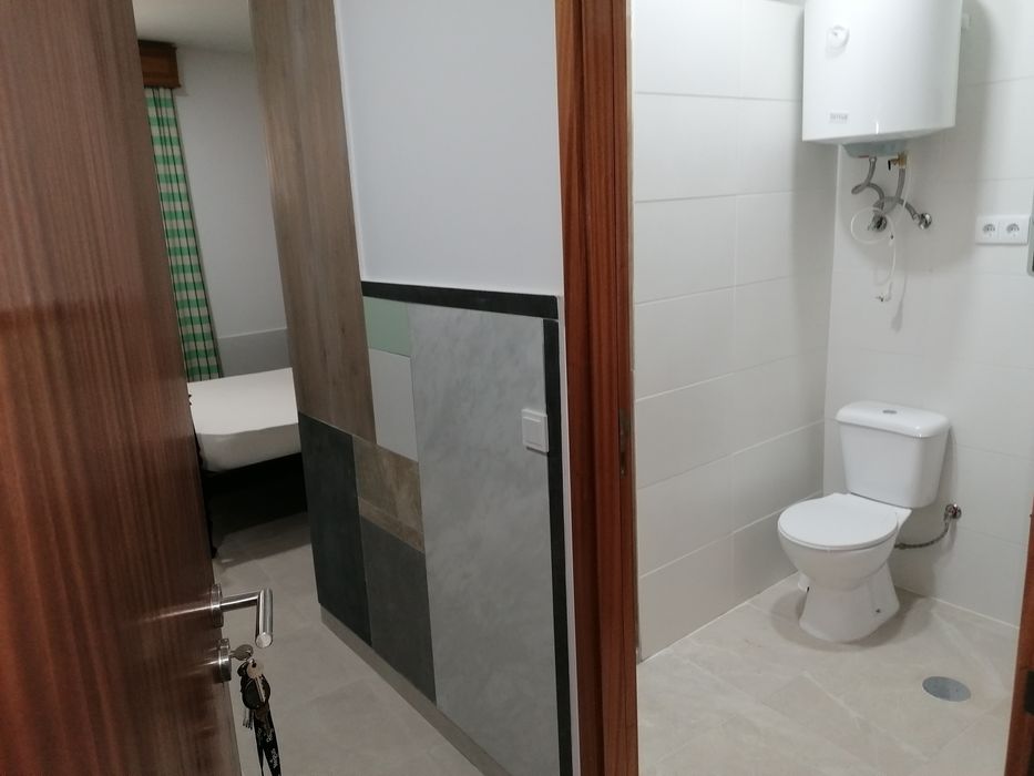Quarto a arrendar, WC privado Rua Rio Novo 313 Santa Maria da feira