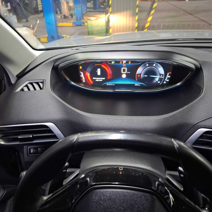 Продаю ПЕЖО 3008 2017 року