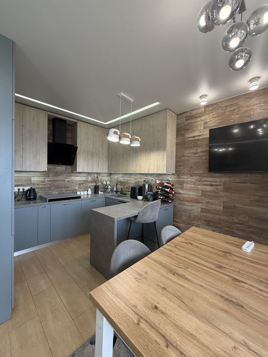 Від власника 2к + кухня-вітальня 80 м² | Новий ремонт
