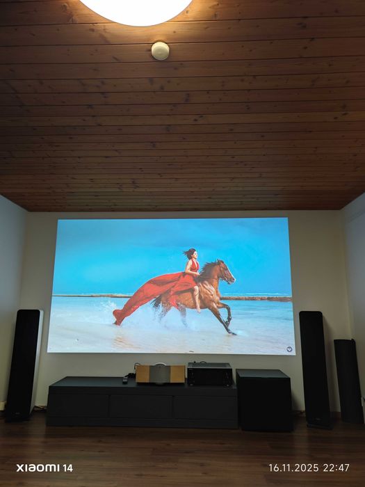 Проэктор EIKI LC-WXL200