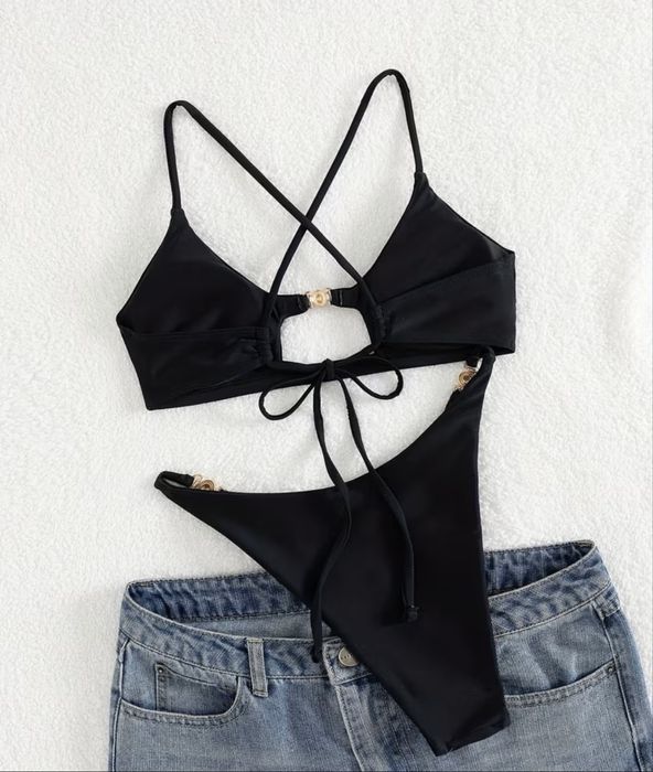 купальник чорний