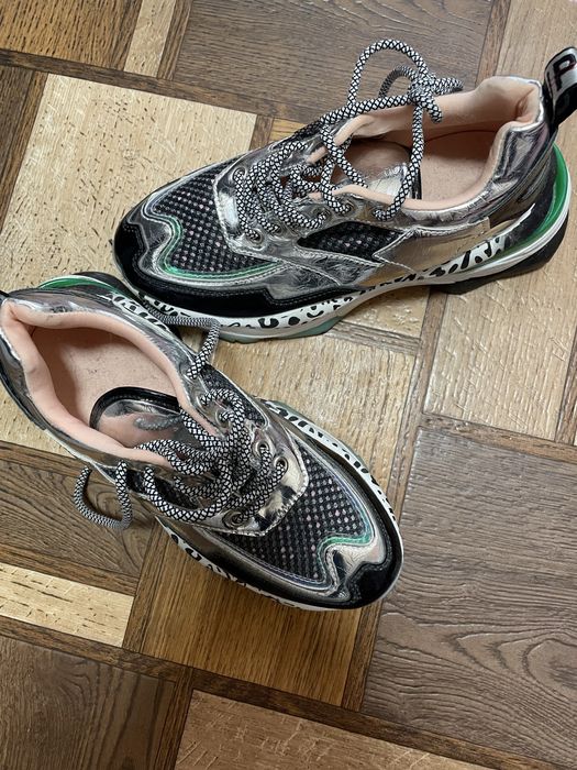 Кросівки нові сток жіночі