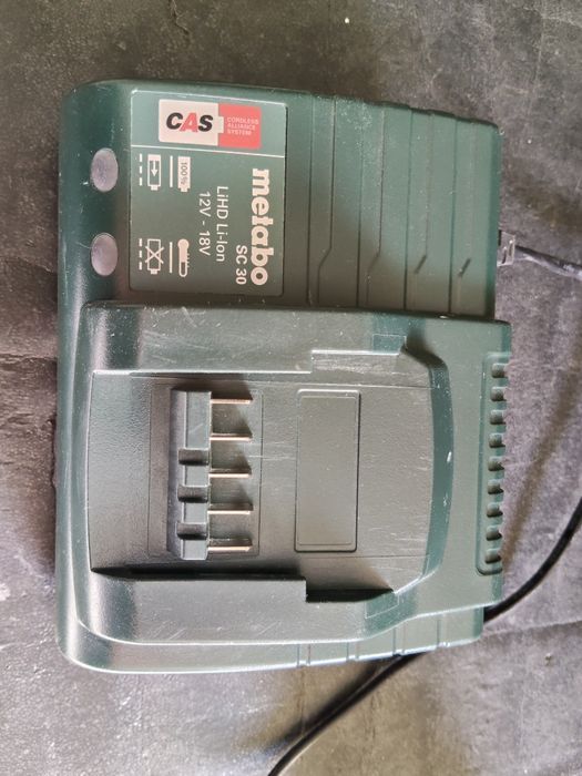 Carregadores de baterias Metabo/ Milwaukee/ Pecoll