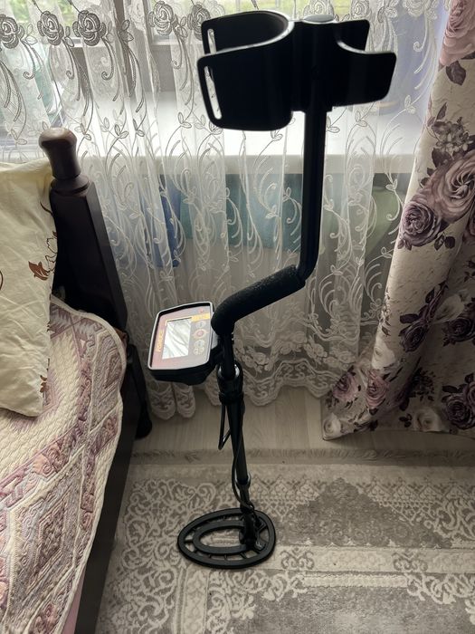 Металлоискатель Fisher F22