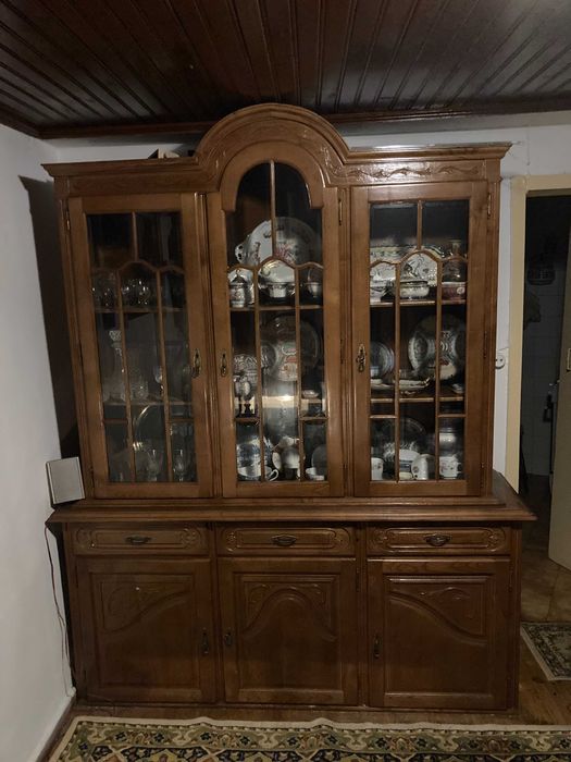 Aparador com Cristaleira em cerejeira maciço (Antigo)