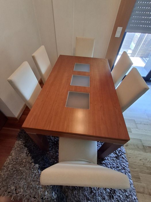 Conjunto Mesa Nogueira + 6 Cadeiras - Extensível!