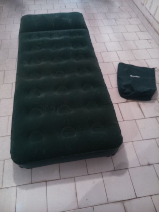 Cama, colchão de ar verde( campismo)
