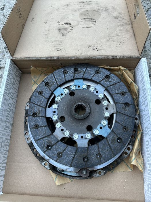 Комплект сцепления Renault 302058134R
