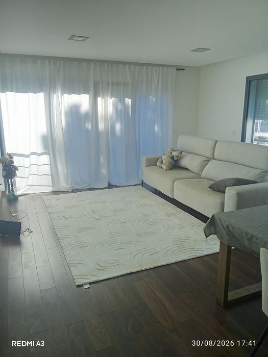 Arrenda-se apartamento