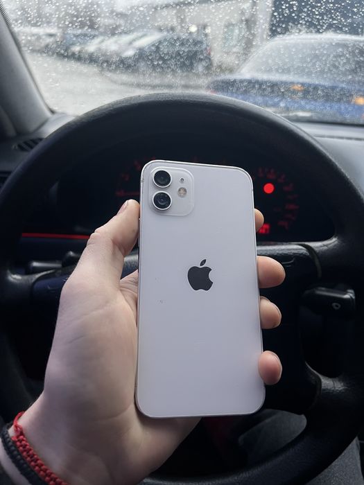 Продам iphone 12 128
