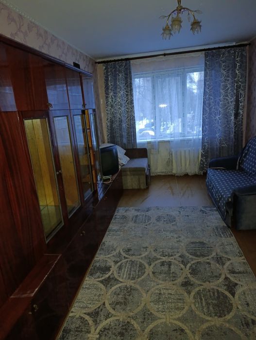 Алмазний. Автовокзал, 23 Вересня, 900гр,5 окремих спальних місць.
