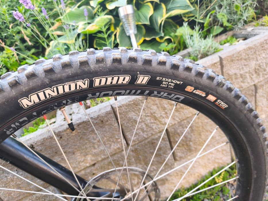 Komplet 27.5 2.4 Opony Maxxis dhr 2