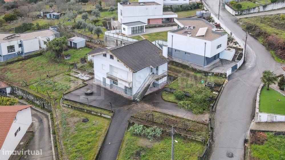 Moradia Isolada V3+4 em Orgens