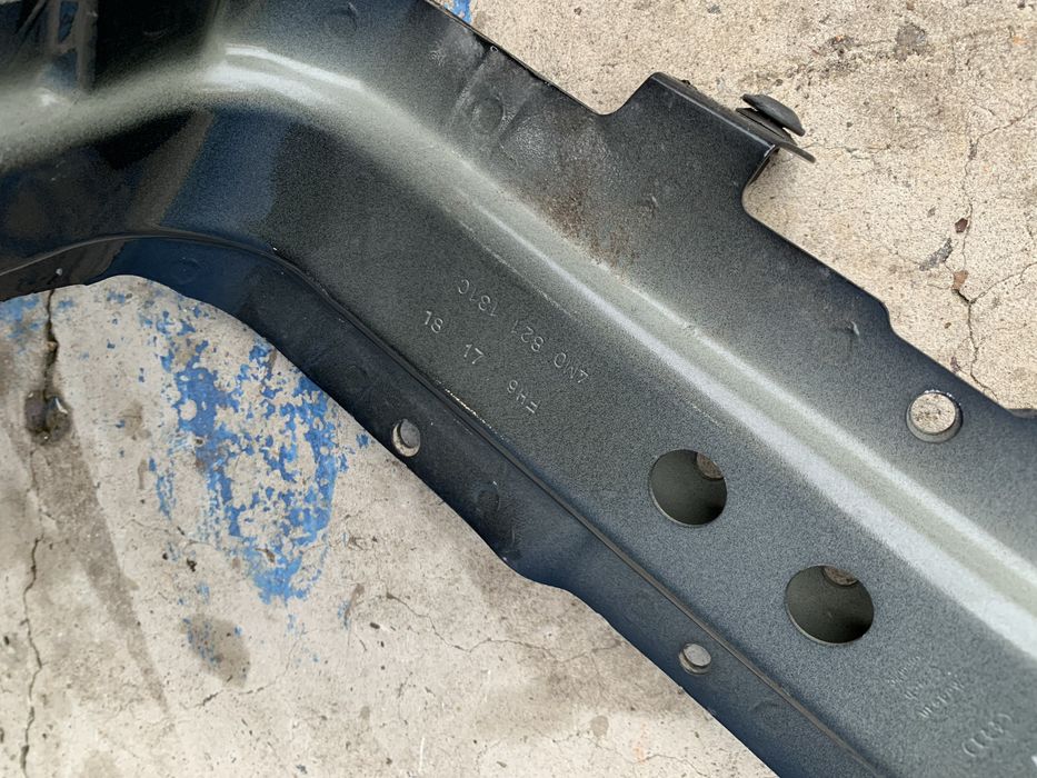 Кронштейн фари Audi Q7 2016-2020 крепление бампера ауді ку7 крило