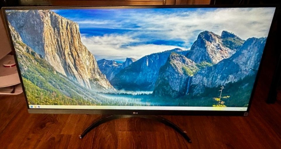 Monitor stan idealny