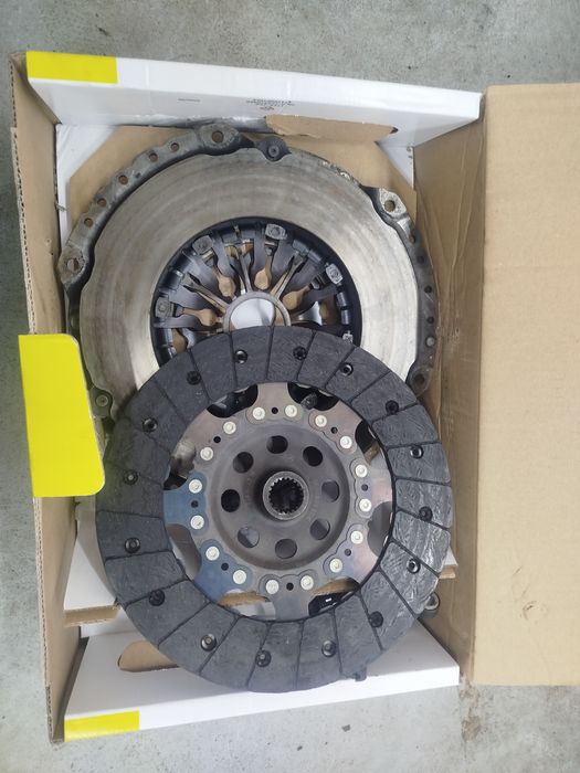 Sprzęgło i docisk Renault master 2.3 LUK