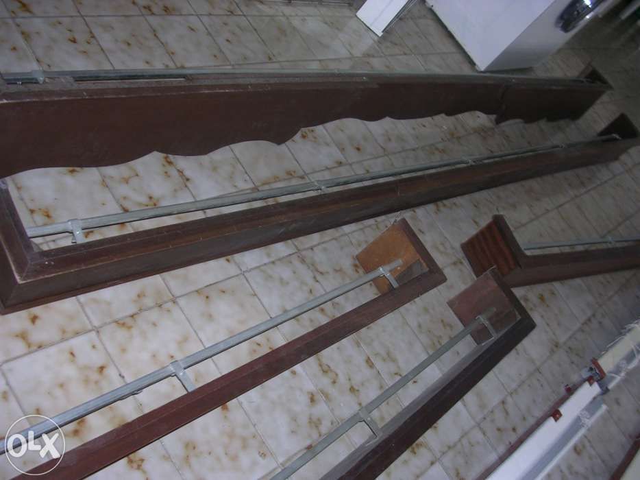 Sanefas em madeira mogno