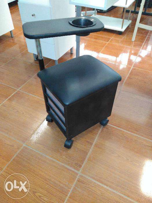 Banco de Manicure c/ gavetas e tampo / Cabeleireiro / Estética / Unhas