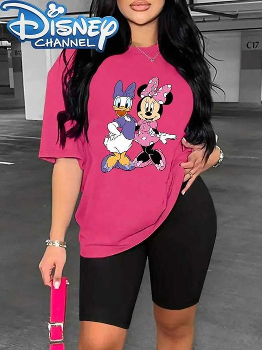 Класний жіночий костюм