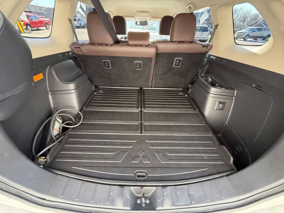 Mitsubishi Outlander PHEV      2018