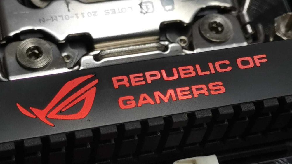 Board Asus Rampage IV Extreme + Xeon E5-2690 8 Core
