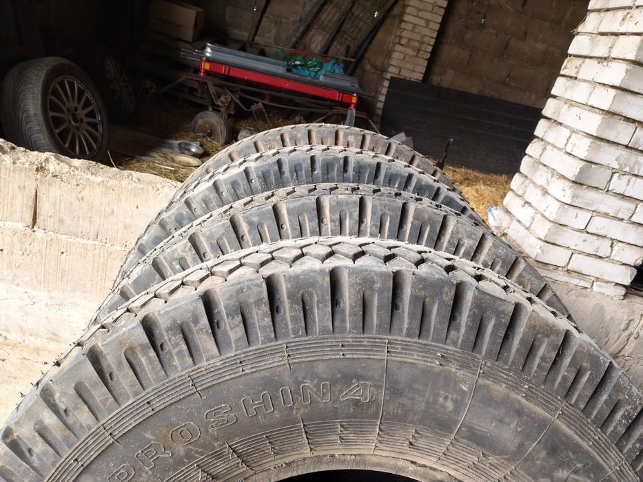 Opony 1100  r20 do przyczepy