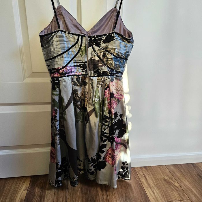 Piękna sukienka Uttam Boutique S