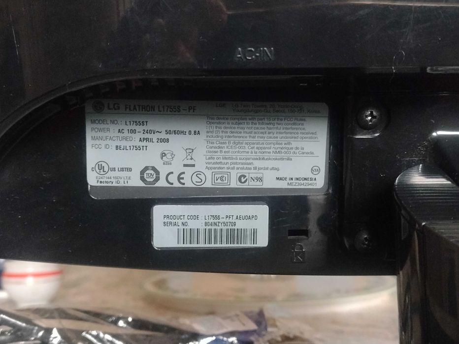 Монітор LG flatron б/в + клавіатура безпровідна asusu