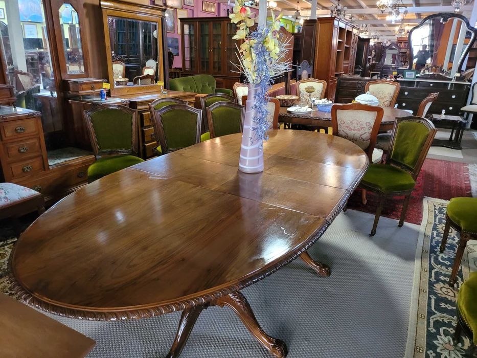 Antique Living Room Table, Extendable – Excellent Condition and Quality64584264466433120