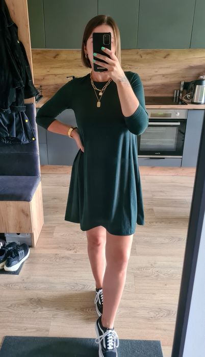 Ciemnozielona szmaragdowa krótka sukienka mini rękaw 3/4