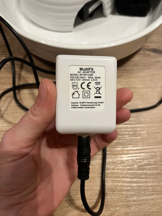 Fontanna ceramiczna dla kota (na prąd)